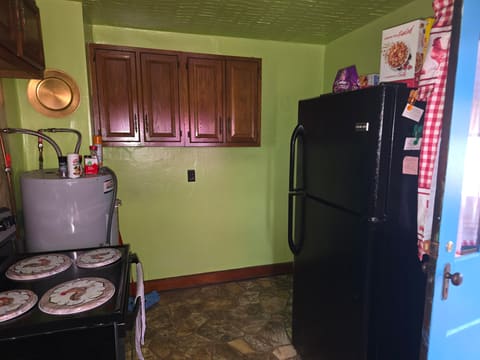 2002 Winchester Avenue, Middlesboro, KY 40965 — photo 5