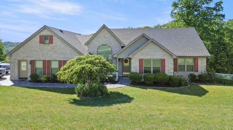 3823 Hickory Hill Drive, Somerset, KY 42503 — photo 2