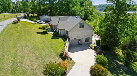3823 Hickory Hill Drive, Somerset, KY 42503 — photo 3