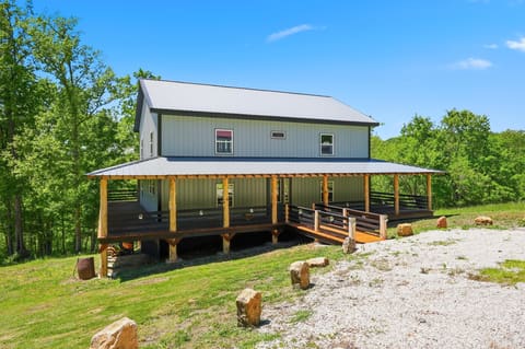 1237 Burton Williams Road, Irvine, KY 40336 — photo 2