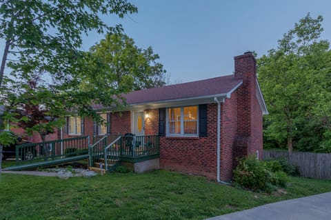 1517 Kelly Circle, Lexington, KY 40517 — photo 5