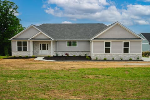 634 Beacon Street, Russell Springs, KY 42642 — photo 5