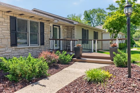 1136 Chinoe Road, Lexington, KY 40502 — photo 3