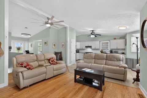 1136 Chinoe Road, Lexington, KY 40502 — photo 3