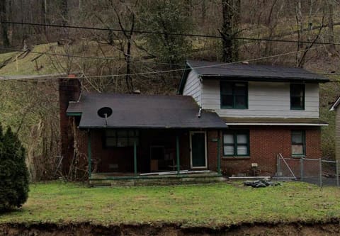 19905 Grapevine Road, Phyllis, KY 41544 — photo 2