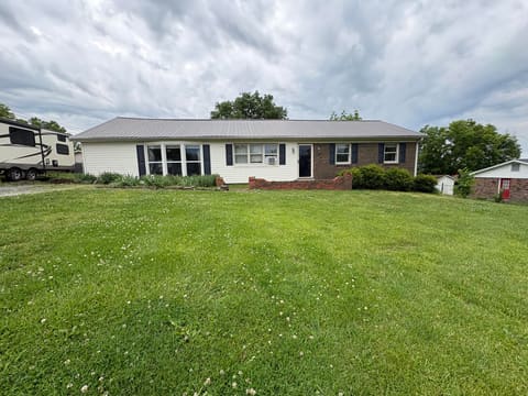 110 Hensley Heights, Harrodsburg, KY 40330 — photo 3
