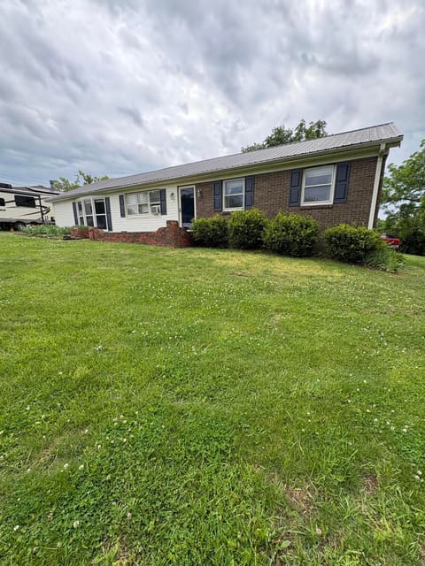 110 Hensley Heights, Harrodsburg, KY 40330 — photo 4