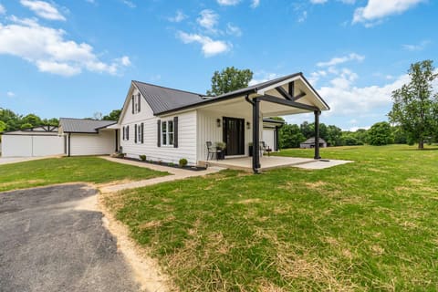 2913 Gentry Mill Road, Russell Springs, KY 42642 — photo 2
