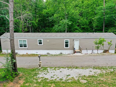 536 Stone Gate Drive, Burnside, KY 42519 — photo 2