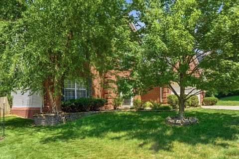 925 Seneca Park, Lexington, KY 40515 — photo 3