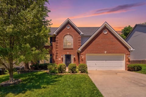 925 Seneca Park, Lexington, KY 40515 — photo 2