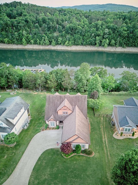155 W Canterbury, Bronston, KY 42518 — photo 2