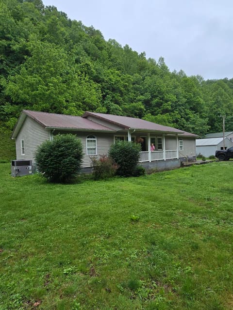 1698 Dry Creek Road, Topmost, KY 41862 — photo 2