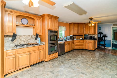 424 Powers Road, Frenchburg, KY 40322 — photo 2