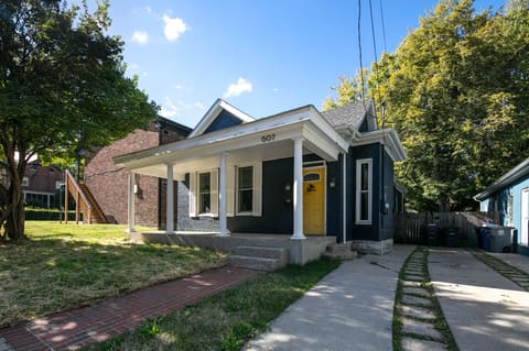 607 N Broadway, Lexington, KY 40508 — photo 2