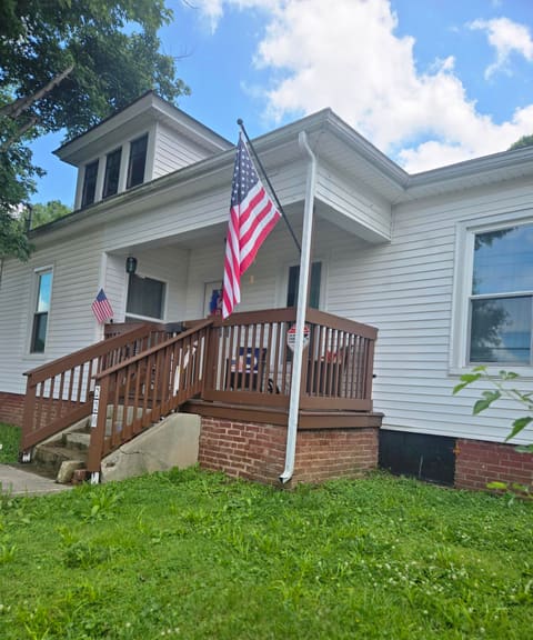 220 E OFFICE Street, Harrodsburg, KY 40330 — photo 2