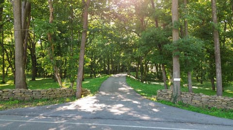 1599 Woodlake Road, Midway, KY 40347 — photo 2