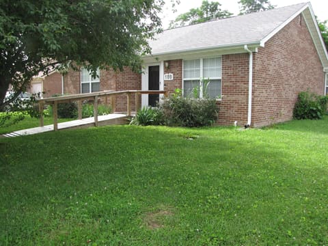 100 Henry Drive, Berea, KY 40403 — photo 2