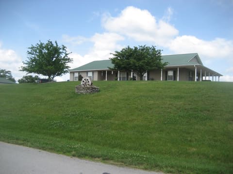 1026 Sea Ridge Road, Lawrenceburg, KY 40342 — photo 2