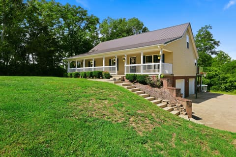 688 Cap Bottom Lane, Harrodsburg, KY 40330 — photo 2