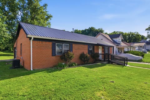 441 Russell Street, Danville, KY 40422 — photo 3