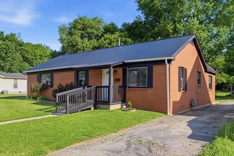 441 Russell Street, Danville, KY 40422 — photo 4