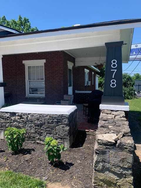 876-878 Angliana Avenue, Lexington, KY 40508 — photo 2