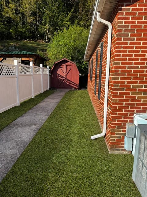 1426 Kentucky 40, Staffordsville, KY 41256 — photo 3