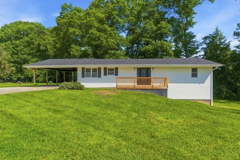 306 Allen Drive, Stanton, KY 40380 — photo 2
