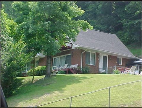 24132 U.S. 421, Hyden, KY 41749 — photo 2