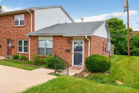 3500 Warwick Drive 30, Lexington, KY 40517 — photo 2
