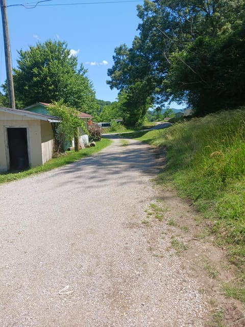 32 Cr-1143A Dear Born Drive, Barbourville, KY 40906 — photo 5