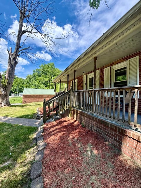 13860 US-421, McKee, KY 40447 — photo 5