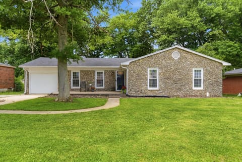 147 Meadowbrook Drive, Frankfort, KY 40601 — photo 2