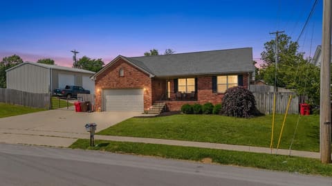 513 EDGEWOOD Drive, Nicholasville, KY 40356 — photo 2