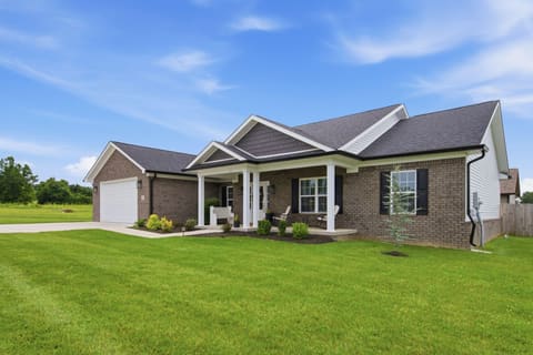 301 Pageant Drive, Richmond, KY 40475 — photo 2