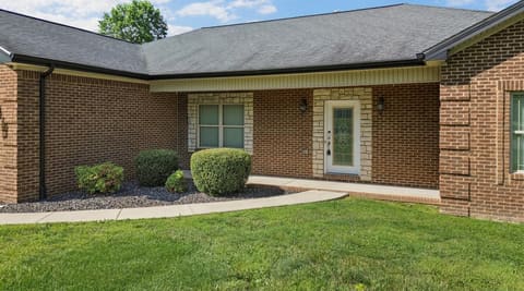 10 E Barrington Drive, Somerset, KY 42503 — photo 2