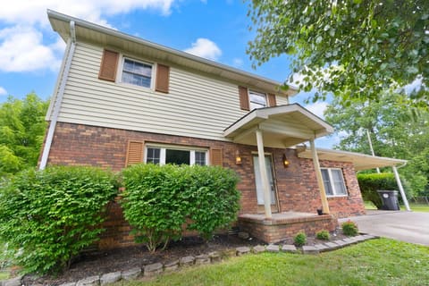 697 Oaklawn Circle, Corbin, KY 40701 — photo 2