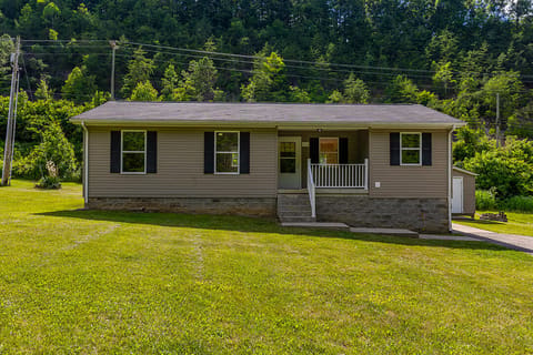 566 Lantern Way, Frenchburg, KY 40322 — photo 3