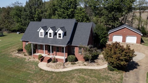 140 Stoney Creek Lane, Murray, KY 42071 — photo 2