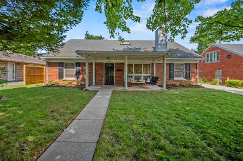 2029 Dellwood Drive, Lexington, KY 40503 — photo 2