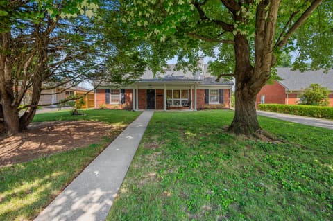 2029 Dellwood Drive, Lexington, KY 40503 — photo 3