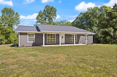 288 Jones Drive, Russell Springs, KY 42642 — photo 2