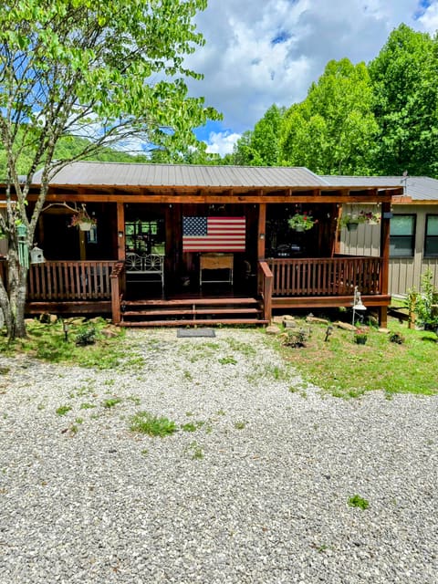 377 Gravy Branch Road, Artemus, KY 40903 — photo 2