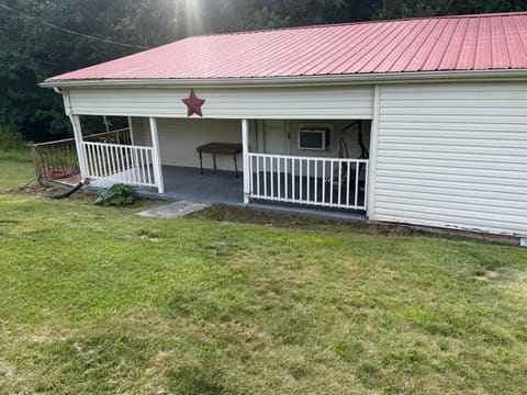 230 Barnes Road, Jeffersonville, KY 40337 — photo 4