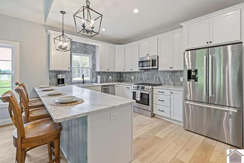 757 Eagle Point Drive, Grand Rivers, KY 42045 — photo 4