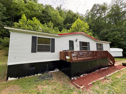 663 Sol Hollow Road, Manchester, KY 40962 — photo 2