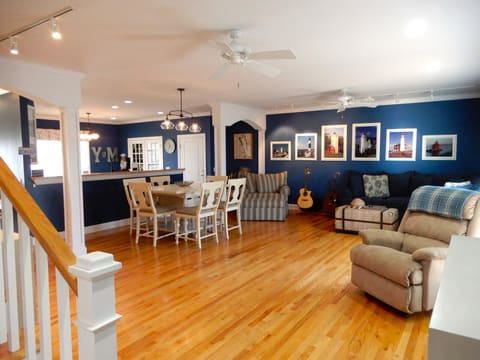 718 Marina Village Drive, Grand Rivers, KY 42045 — photo 2