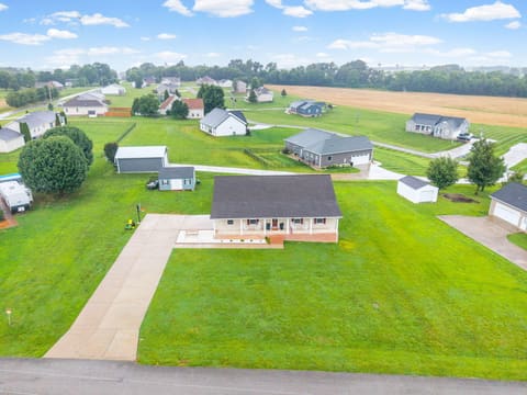 54 Victoria Drive, Cadiz, KY 42211 — photo 2