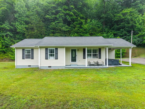 6723 KY-1524, Manchester, KY 40962 — photo 2